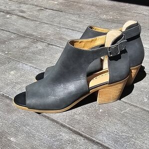 Lucky brand suede open toe heel